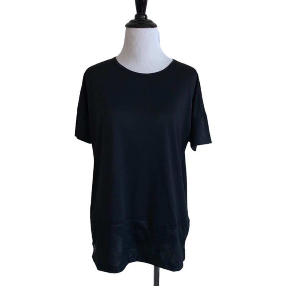 Under armour women’s XL Locker Emboss black T Shirt